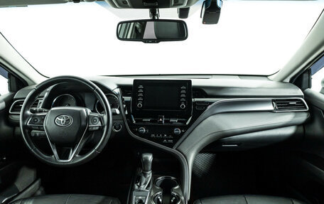 Toyota Camry, 2021 год, 2 750 000 рублей, 13 фотография