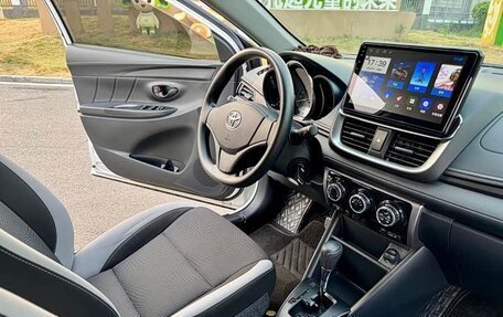 Toyota Yaris XP150 рестайлинг, 2021 год, 1 000 000 рублей, 11 фотография