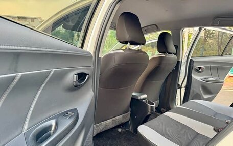 Toyota Yaris XP150 рестайлинг, 2021 год, 1 000 000 рублей, 16 фотография