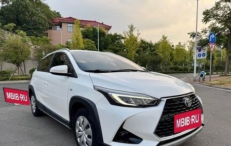 Toyota Yaris XP150 рестайлинг, 2021 год, 1 000 000 рублей, 3 фотография