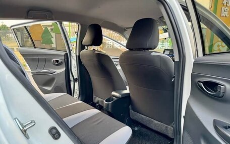 Toyota Yaris XP150 рестайлинг, 2021 год, 1 000 000 рублей, 15 фотография