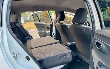 Toyota Yaris XP150 рестайлинг, 2021 год, 1 000 000 рублей, 18 фотография