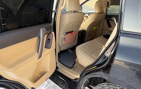 Toyota Land Cruiser Prado 150 рестайлинг 2, 2014 год, 3 490 000 рублей, 8 фотография