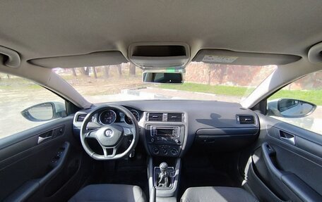 Volkswagen Jetta VI, 2015 год, 1 000 000 рублей, 5 фотография