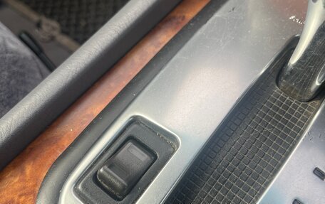 Nissan Gloria XI, 2001 год, 900 000 рублей, 17 фотография