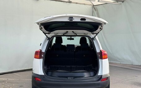 Toyota RAV4, 2015 год, 1 770 000 рублей, 6 фотография