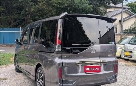 Honda Stepwgn IV, 2021 год, 1 690 000 рублей, 4 фотография