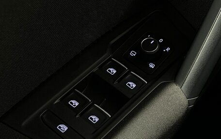 Volkswagen Tiguan II, 2018 год, 2 150 000 рублей, 15 фотография