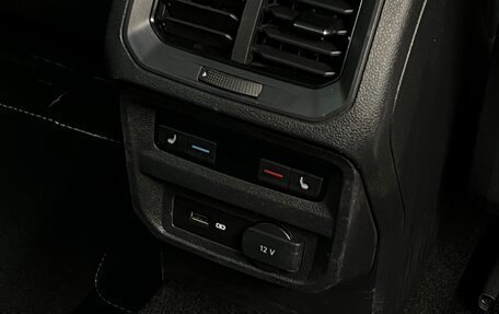 Volkswagen Tiguan II, 2018 год, 2 150 000 рублей, 14 фотография