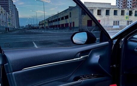 Toyota Camry, 2018 год, 2 750 000 рублей, 8 фотография