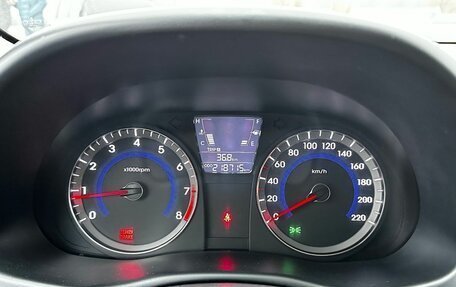 Hyundai Solaris II рестайлинг, 2011 год, 650 000 рублей, 14 фотография