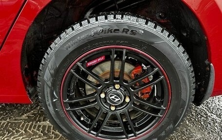 Hyundai Solaris II рестайлинг, 2011 год, 650 000 рублей, 23 фотография