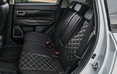 Mitsubishi Outlander III рестайлинг 3, 2022 год, 2 699 000 рублей, 9 фотография