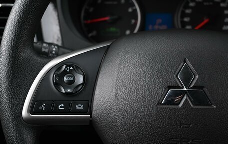 Mitsubishi Outlander III рестайлинг 3, 2022 год, 2 699 000 рублей, 14 фотография