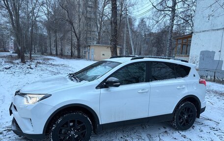 Toyota RAV4, 2018 год, 2 750 000 рублей, 7 фотография