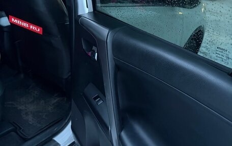 Toyota RAV4, 2018 год, 2 750 000 рублей, 10 фотография