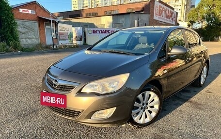 Opel Astra J, 2012 год, 975 000 рублей, 2 фотография