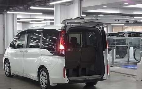 Honda Stepwgn IV, 2016 год, 1 610 003 рублей, 20 фотография