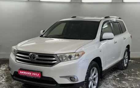 Toyota Highlander III, 2012 год, 1 820 000 рублей, 1 фотография