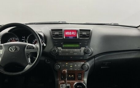 Toyota Highlander III, 2012 год, 1 820 000 рублей, 5 фотография