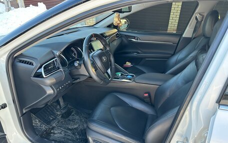 Toyota Camry, 2019 год, 3 300 000 рублей, 11 фотография