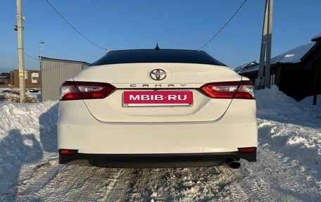 Toyota Camry, 2019 год, 3 300 000 рублей, 6 фотография