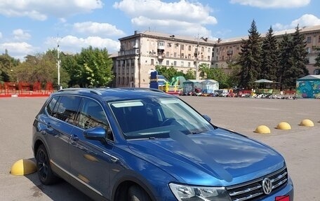 Volkswagen Tiguan II, 2019 год, 2 350 000 рублей, 1 фотография