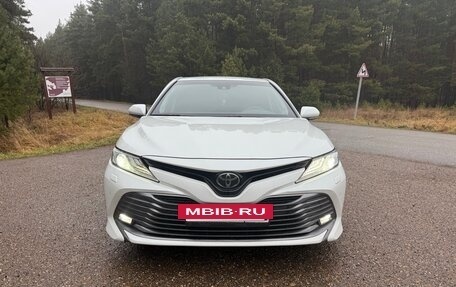 Toyota Camry, 2020 год, 3 000 000 рублей, 2 фотография