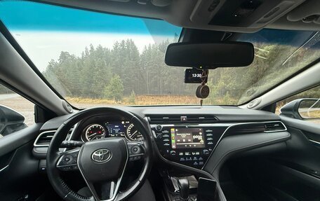 Toyota Camry, 2020 год, 3 000 000 рублей, 14 фотография