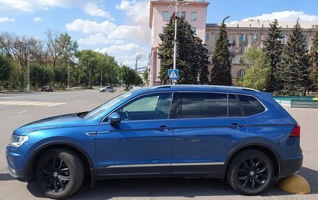 Volkswagen Tiguan II, 2019 год, 2 350 000 рублей, 4 фотография