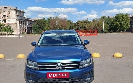 Volkswagen Tiguan II, 2019 год, 2 350 000 рублей, 3 фотография