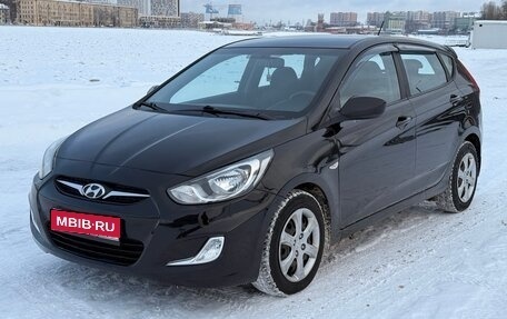 Hyundai Solaris II рестайлинг, 2012 год, 750 000 рублей, 1 фотография
