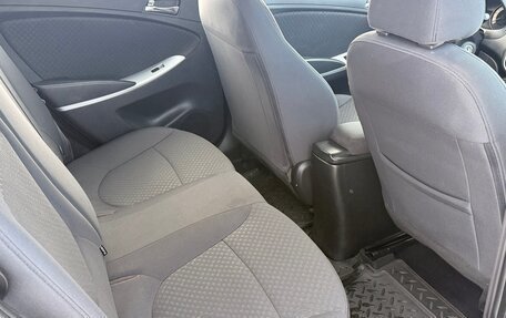 Hyundai Solaris II рестайлинг, 2012 год, 750 000 рублей, 14 фотография