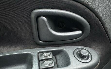 Renault Symbol I, 2006 год, 350 000 рублей, 10 фотография