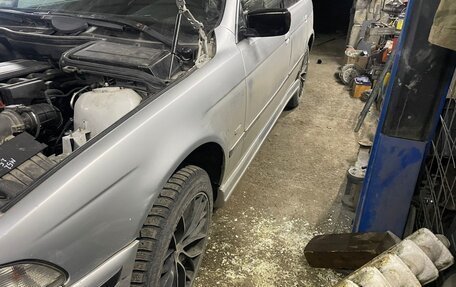 BMW 5 серия, 2002 год, 490 000 рублей, 10 фотография