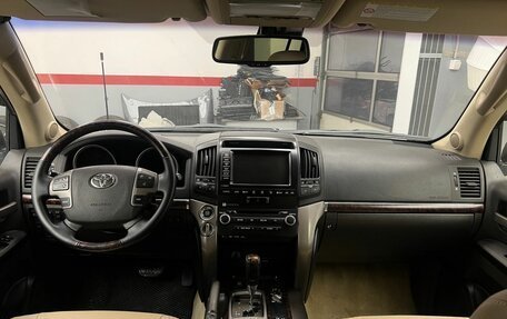 Toyota Land Cruiser 200, 2010 год, 3 049 900 рублей, 7 фотография