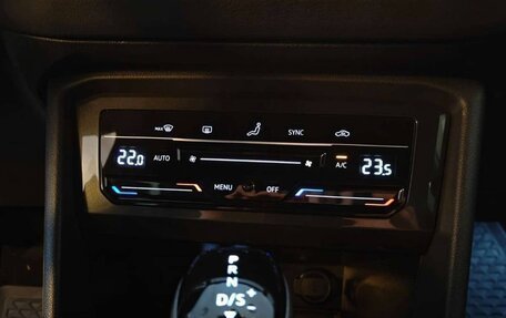 Volkswagen Tiguan II, 2021 год, 2 400 000 рублей, 18 фотография