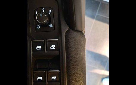 Volkswagen Tiguan II, 2021 год, 2 400 000 рублей, 17 фотография