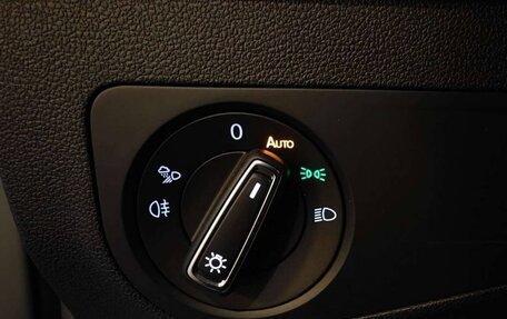 Volkswagen Tiguan II, 2021 год, 2 400 000 рублей, 19 фотография