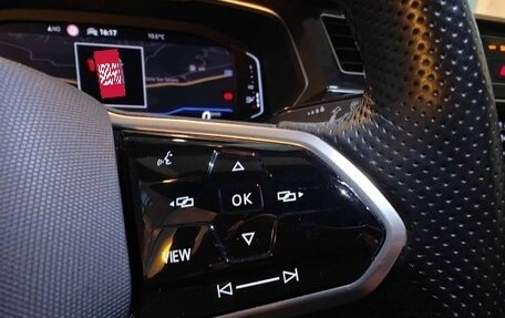 Volkswagen Tiguan II, 2021 год, 2 400 000 рублей, 14 фотография