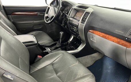 Toyota Land Cruiser Prado 120 рестайлинг, 2004 год, 1 359 000 рублей, 13 фотография