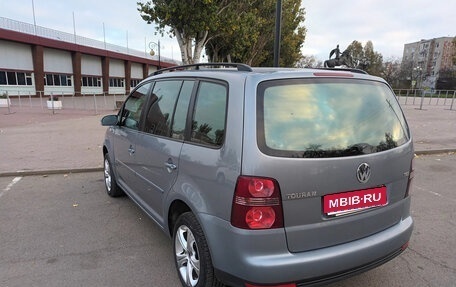 Volkswagen Touran III, 2008 год, 670 000 рублей, 1 фотография