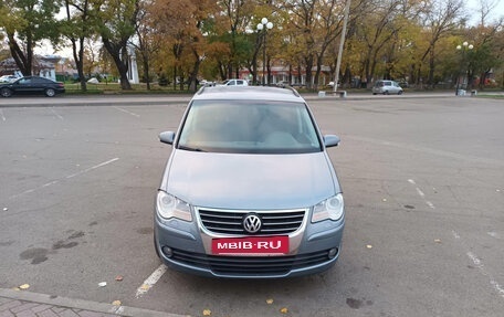 Volkswagen Touran III, 2008 год, 670 000 рублей, 2 фотография
