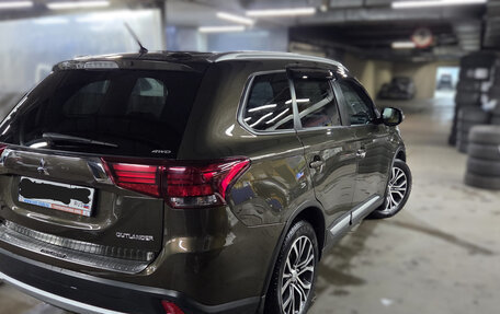 Mitsubishi Outlander III рестайлинг 3, 2015 год, 1 960 000 рублей, 3 фотография