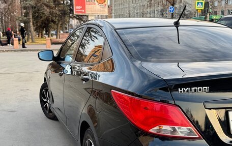 Hyundai Solaris II рестайлинг, 2015 год, 800 000 рублей, 4 фотография