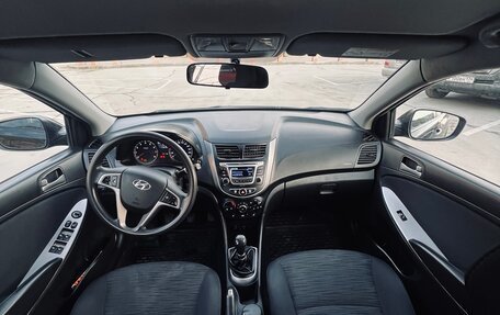 Hyundai Solaris II рестайлинг, 2015 год, 800 000 рублей, 7 фотография