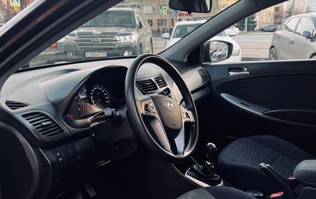 Hyundai Solaris II рестайлинг, 2015 год, 800 000 рублей, 8 фотография