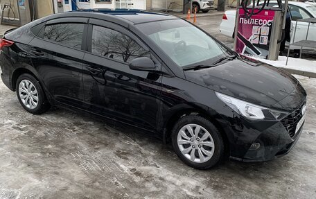 Hyundai Solaris II рестайлинг, 2021 год, 1 830 000 рублей, 6 фотография