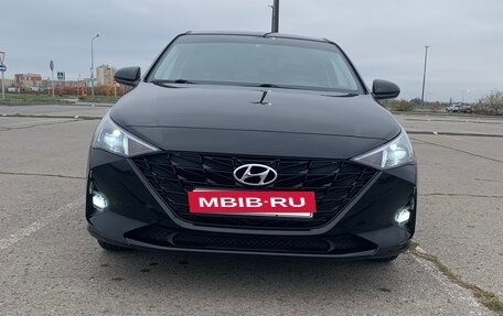 Hyundai Solaris II рестайлинг, 2021 год, 1 830 000 рублей, 10 фотография