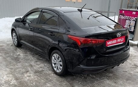 Hyundai Solaris II рестайлинг, 2021 год, 1 830 000 рублей, 3 фотография